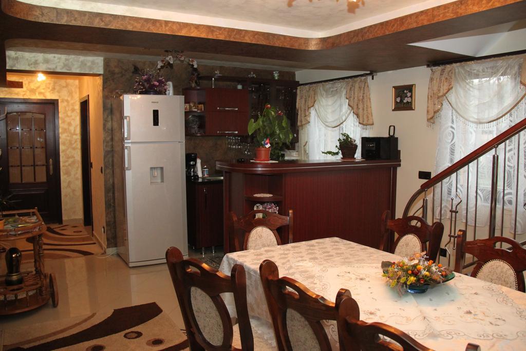 Pensiunea Casa Cristina Câmpulung Moldovenesc Exteriér fotografie