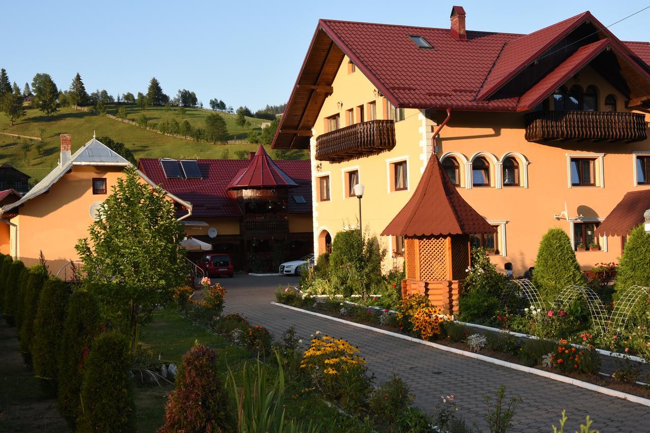 Pensiunea Casa Cristina Câmpulung Moldovenesc Exteriér fotografie
