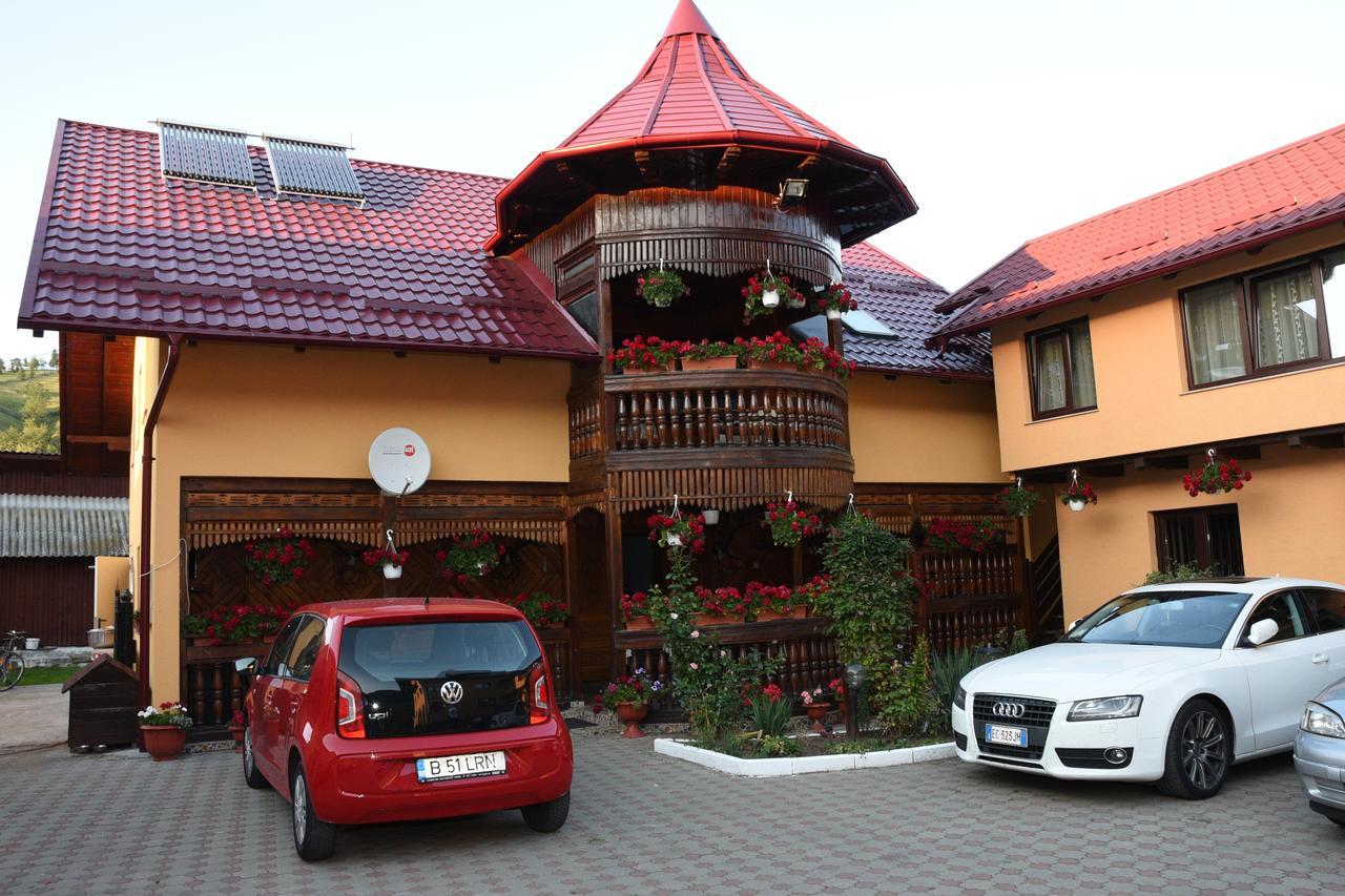 Pensiunea Casa Cristina Câmpulung Moldovenesc Exteriér fotografie